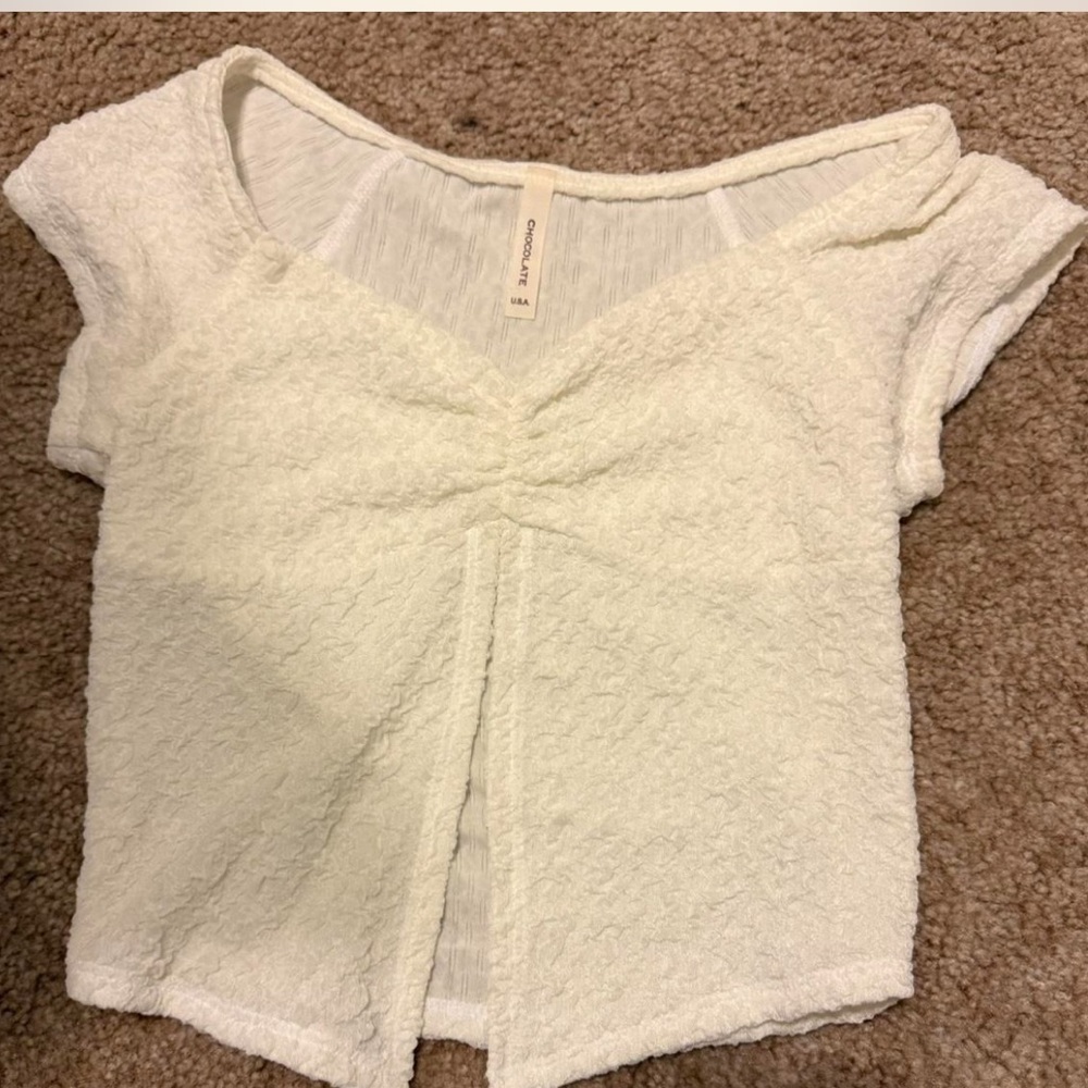 Chocolate USA Cream Textured Ruched Top – Size S - Picture 2 of 2